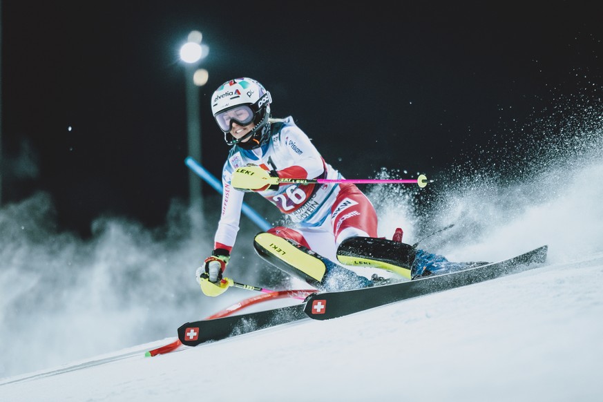 ABD0114_20220111 - SCHLADMING - �STERREICH: Aline Danioth (SUI) w�hrend dem 1. Durchgang im Slalom der Damen am Dienstag, 11. J�nner 2022, auf der Planai in Schladming. - FOTO: APA/EXPA/JFK