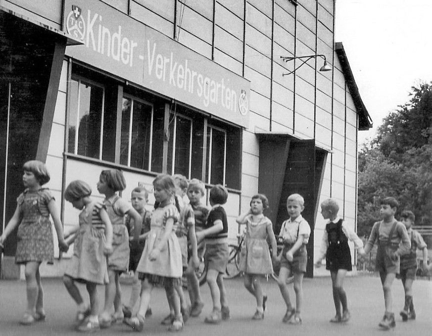 130 Jahre TCS 

https://www.tcs.ch/de/der-tcs/rund-um-den-tcs/geschichte.php