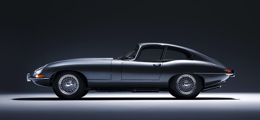 Jaguar E type xke e-type series i sprotwagen auto fahren motor retro https://www.jaguar.com/about-jaguar/jaguar-classic/etype-reborn.html