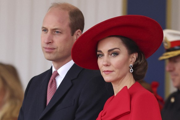 Britain&#039;s Prince William, left, and Britain&#039;s Kate, Princess of Wales, attend a ceremonial welcome for the President and the First Lady of the Republic of Korea at Horse Guards Parade in Lon ...