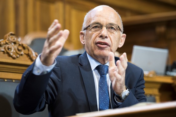 Bundesrat Ueli Maurer spricht an der Herbstsession der Eidgenoessischen Raete, am Mittwoch, 28. September 2016, im Staenderat in Bern. (KEYSTONE/Anthony Anex)