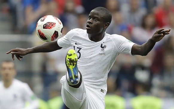 France&#039;s Ngolo Kante controls the ball during the quarterfinal match between Uruguay and France at the 2018 soccer World Cup in the Nizhny Novgorod Stadium, in Nizhny Novgorod, Russia, Friday, Ju ...