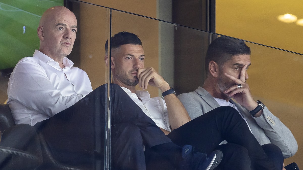 epa10094335 Heliane Canepa, Board of Directors of FC Zurich, FIFA President Gianni Infantino, Zurich's player Blerim Dzemaili and former Swiss goalkeeper Pascal Zuberbuehler, left to right, durin ...