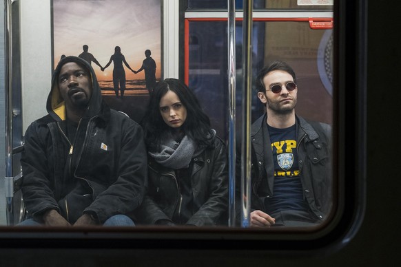 marvel&#039;s the defenders
mike colter, krysten ritter, charlie cox
luke cage, jessica jones, daredevil/ matt murdock