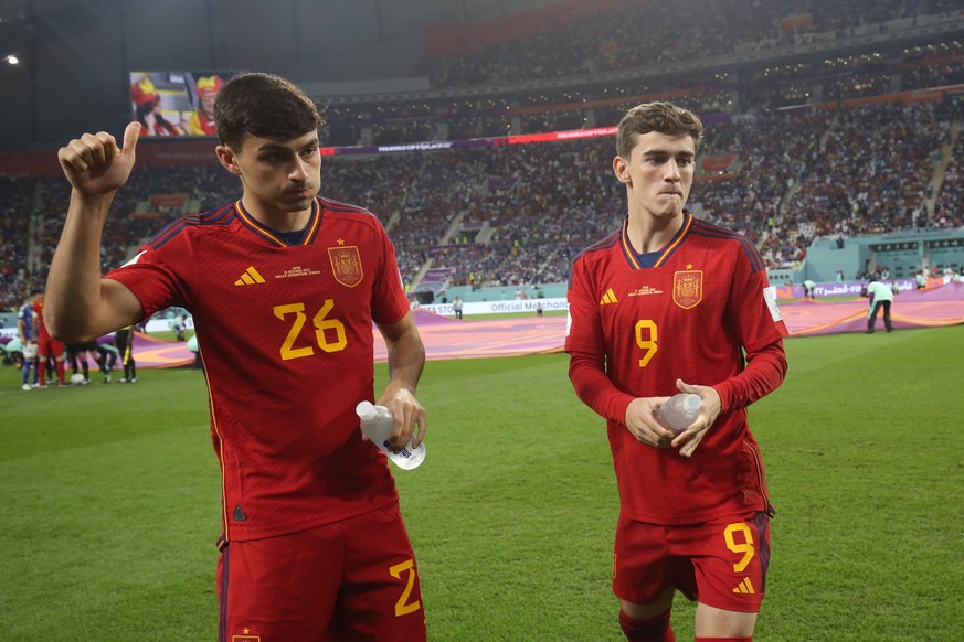 Japan v Spain : FIFA World Cup, WM, Weltmeisterschaft, Fussball 01 December 2022, Doha - FIFA World Cup Qatar - Japan v Spain - Pedri and Gavi of Spain - Photo: Charlotte Wilson / Offside. Doha Qatar ...