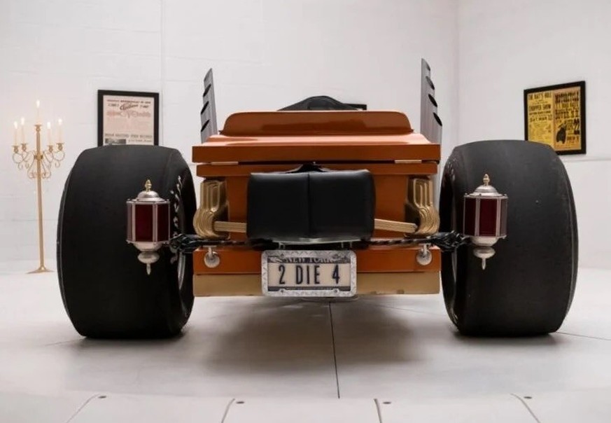 Casket Coffin Car V8 auto retro design https://bringatrailer.com/listing/custom-coffin-car/