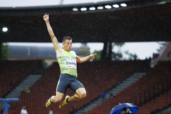 Simon Ehammer im Weitsprung Maenner bei den Leichtathletik Schweizer Meisterschaften 2022, am Freitag, 24. Juni 2022 in Zuerich. (KEYSTONE/Michael Buholzer)