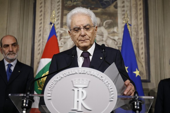 Italian President Sergio Mattarella addresses the media after meeting Italy&#039;s premier-designate Giuseppe Conte in Rome, Sunday, May 27, 2018. Italian President Sergio Mattarella said he refused t ...