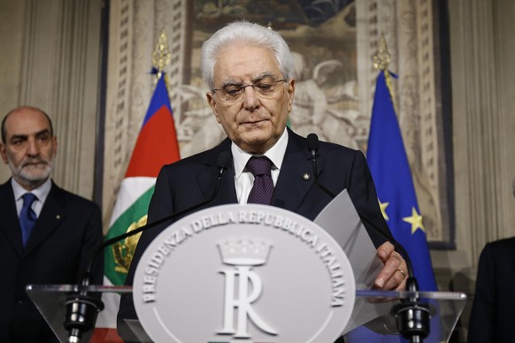 Italian President Sergio Mattarella addresses the media after meeting Italy&#039;s premier-designate Giuseppe Conte in Rome, Sunday, May 27, 2018. Italian President Sergio Mattarella said he refused t ...