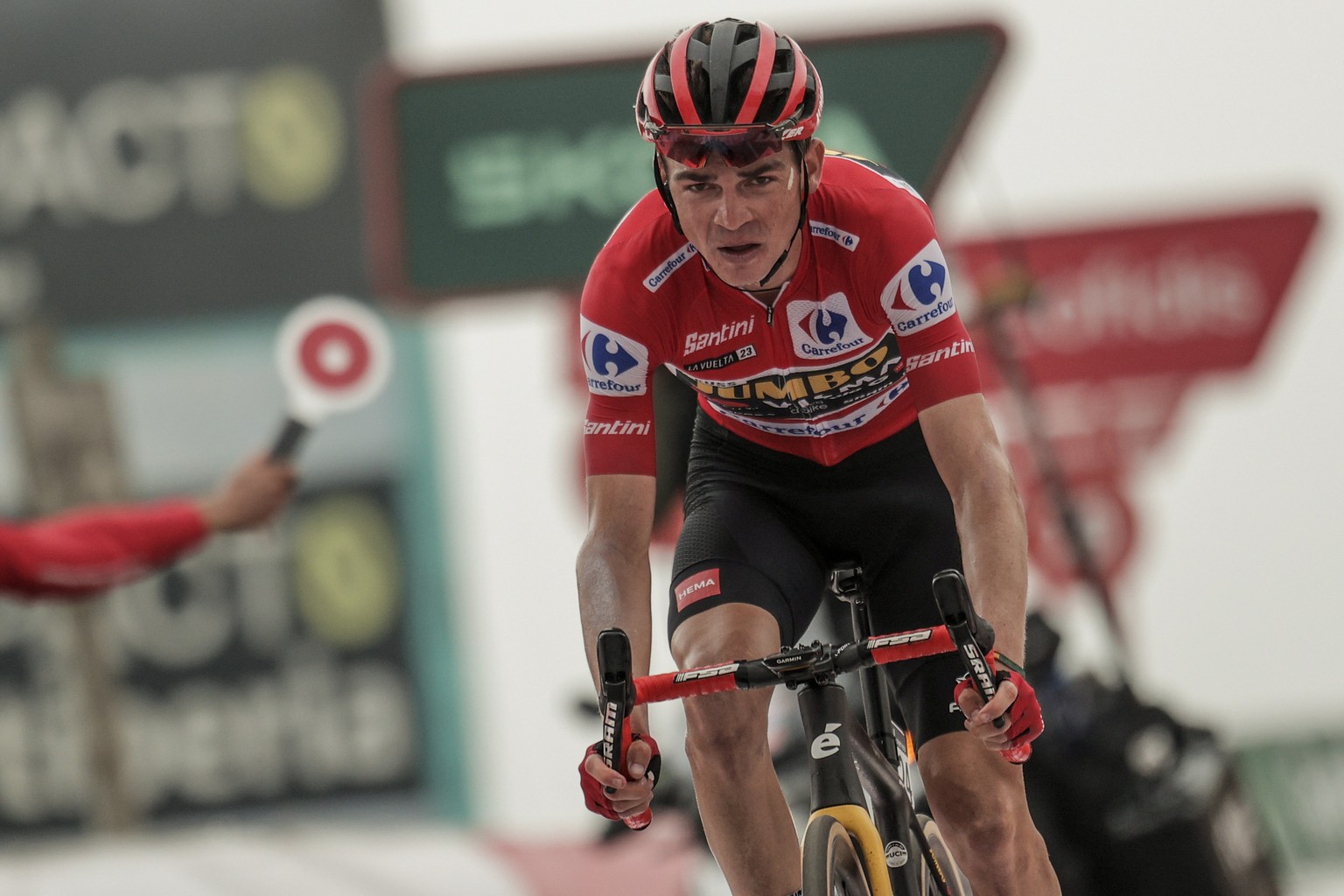 epa10859073 American rider Sepp Kuss of Jumbo-Visma team in third place and overall lead in the 17th stage of the Vuelta a Espana, a 124.5 km cycling race from Ribadesella to Altu de L&#039;Angliru, S ...