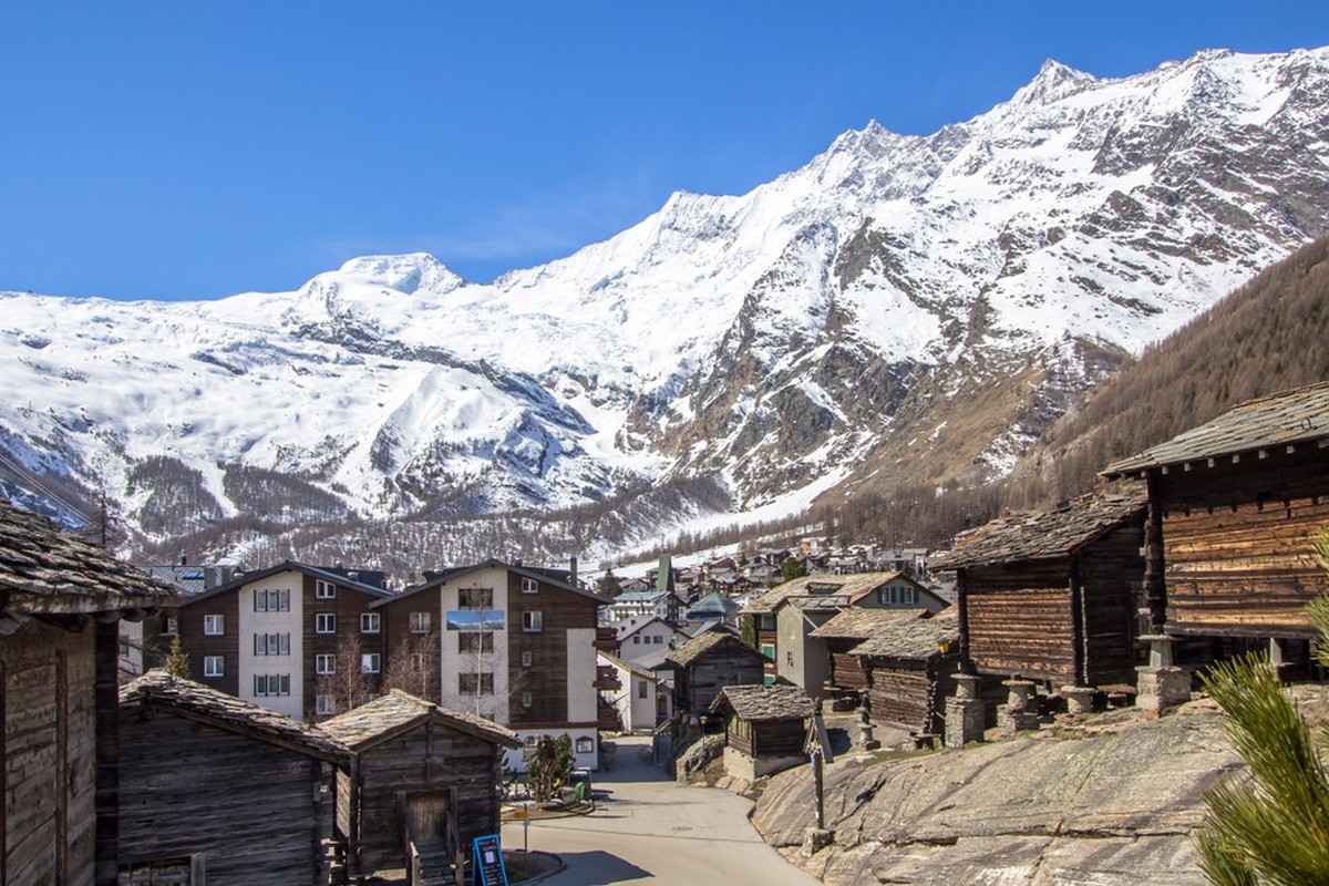 Saas-Fee Gletscherdorf UN Best Tourism Village Rauszeit