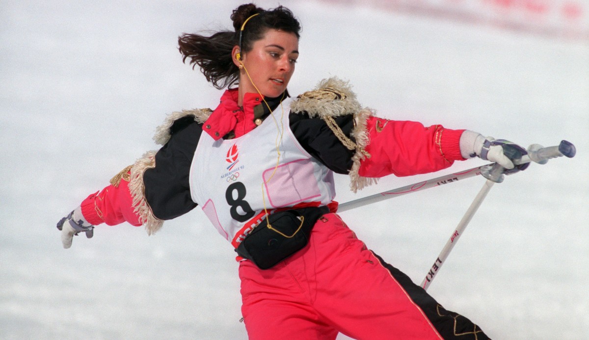 Die Schweizer Skiakrobatin Conny Kissling im Final des Skiballetts der olympischen Winterspiele am 10. Februar 1992 in Albertville. In der Skiakrobatik wurden nur in der Disziplin "Buckelpiste&qu ...