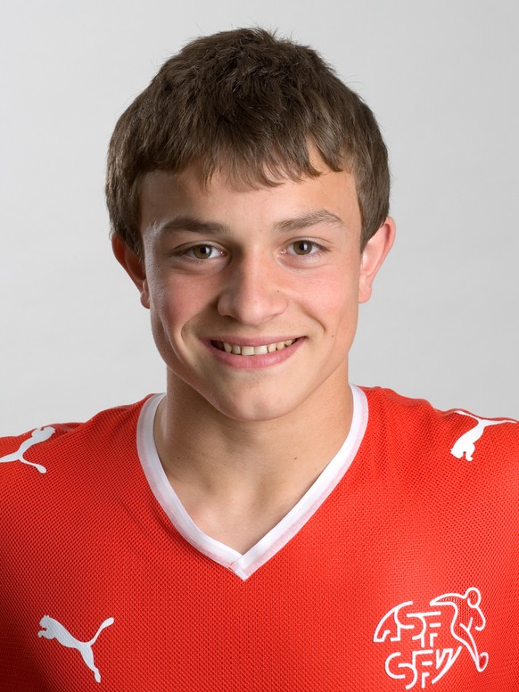 Portrait von Xherdan Shaqiri, Spieler der Schweizer U17 Nationalmannschaft, aufgenommen am Dienstag, 22. April, 2008 im Stade St. Leonard, Freiburg. (KEYSTONE/Alessandro della Valle)