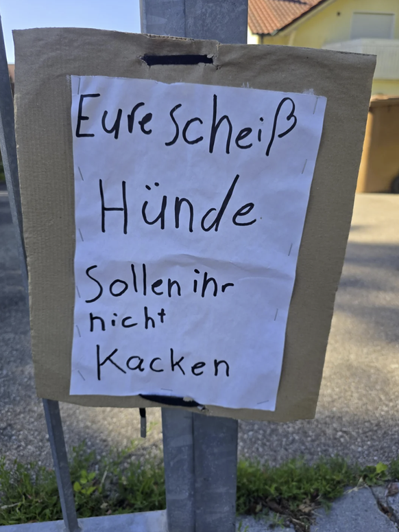 Lustige Fails der Woche: Schild gegen Hunde