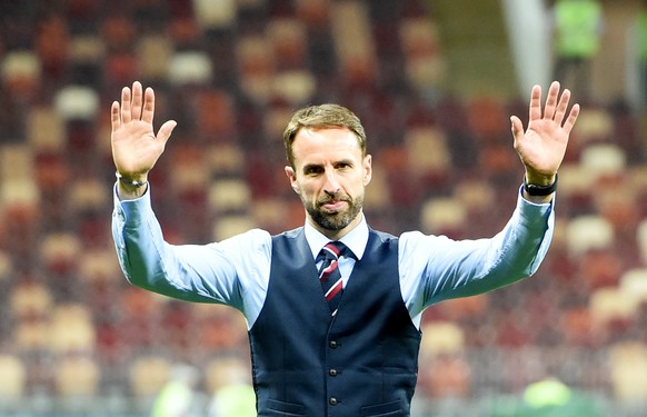 epa06882295 England head coach Gareth Southgate waves to fans after the FIFA World Cup 2018 semi final soccer match between Croatia and England in Moscow, Russia, 11 July 2018.

(RESTRICTIONS APPLY: ...