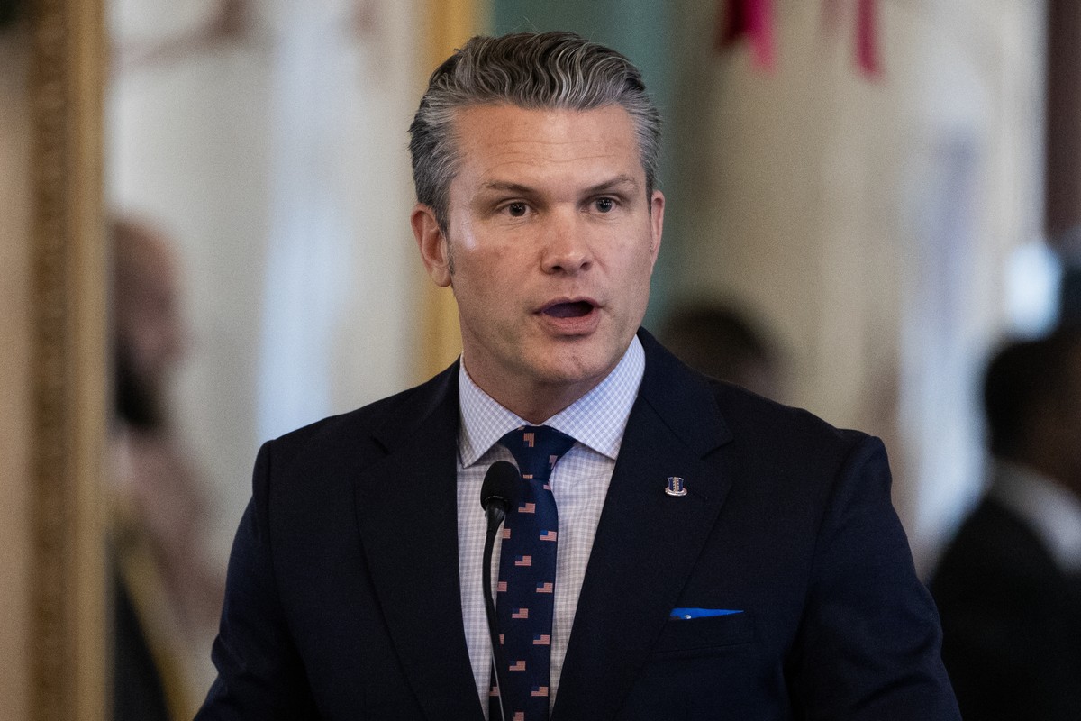 epa12551464 US Secretary of Defense Pete Hegseth speaks during a press conference with Dominican Republic President Luis Abinader(not pictured) at the National Palace in Santo Domingo, Dominican Repub ...
