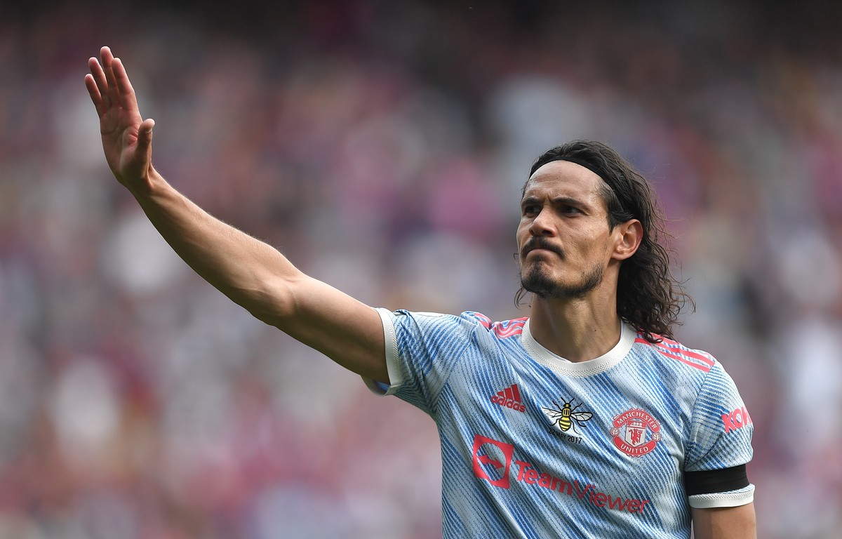 epa09966774 Manchester United's Edinson Cavani reacts after the English Premier League soccer match between Crystal Palace and Manchester United in London, Britain, 22 May 2022. EPA/Vince Mignott ...