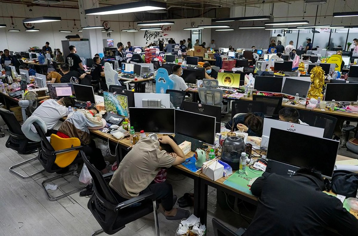 Au Myanmar, une opération menée contre des centres d'escroquerie a permis de secourir 3222 victimes potentielles. Ces dernières travaillaient dans des conditions proches de l'esclavage.
