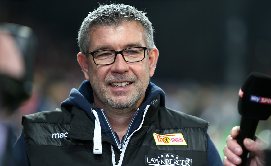 08.03.2019, Berlin: Fussball: 2. Bundesliga, 1. FC Union Berlin - FC Ingolstadt 04, 25. Spieltag. Berlins Trainer Urs Fischer laechelt im Interview vor Spielbeginn. (KEYSTONE/DPA/Andreas Gora) WICHTIG ...