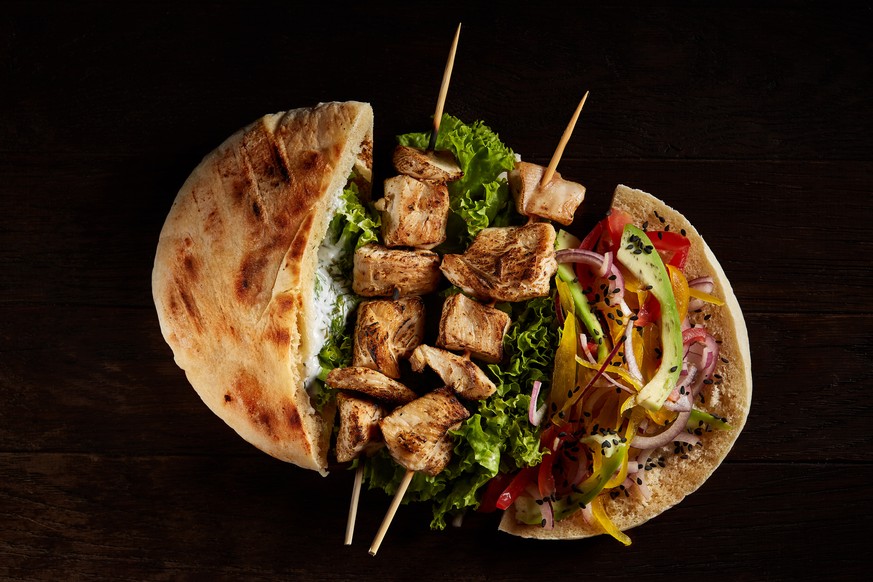 chicken kebab pita poulet spiess huhn hähnchen grill dürüm essen food