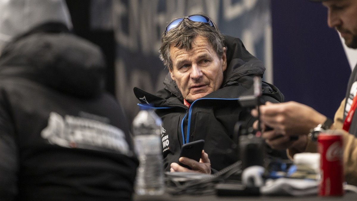 Head of the organising comitee, Franz Julen of Switzerland talks to his staff in the media tent ahead of the women's downhill race on the new ski course "Gran Becca" at the Alpine Skiin ...