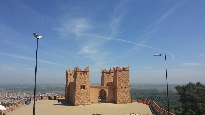 Die Festung Kasbah Ras el-Ain, früher wohl ähnlich schwierig einzunehmen wie heute der Markt von Beni-Mellal.