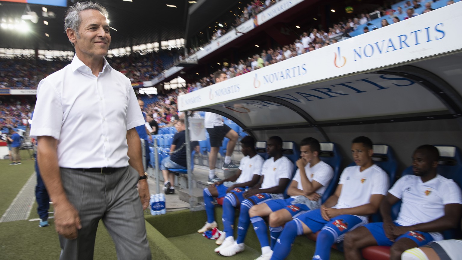 Basels neuer Trainer Marcel Koller beim Fussballspiel der Super League FC Basel gegen den Grasshopper Club Zuerich, am Samstag, 4. August 2018 im St.Jakob-Park Stadion in Basel. (KEYSTONE/Melanie Duch ...