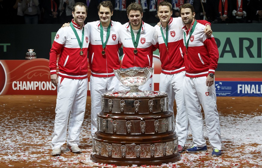 ZUR ZUSAGE VON WAWRINKA UND FEDERER ZUM DAVIS CUP GEGEN HOLLAND STELLEN WIR IHNEN AM FREITAG, 24. JULI 2015, FOLGENDES ARCHIVBILD ZUR VERFUEGUNG - Swiss Davis Cup team members, from left to right, Swi ...