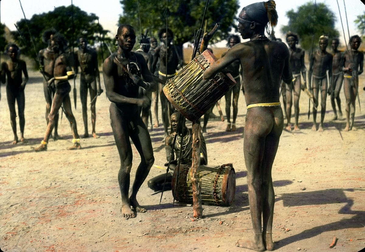 Afrikaflug mit René Gouzy und Walter Mittelholzer 1926-27
Heim, Arnold 
Titel:
Dinka, Abwong 
Beschreibung:
Afrikaflug mit René Gouzy und Walter Mittelholzer 1926-27 
Datierung:
3.1.1927