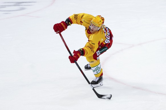 PostFinance Top Scorer Harri Pesonen (SCL) in Aktion im Eishockey Meisterschaftsspiel der National League zwischen dem SC Bern und SCL Tigers, am Mittwoch, 18. September 2024 in der PostFinance Arena  ...