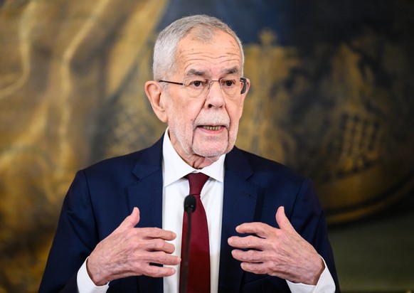 epa11807394 Austrian Federal President Alexander van der Bellen speaks to the press after an Austrian People&#039;s Party (OeVP) meeting following the announcement of the resignation of Austrian Chanc ...