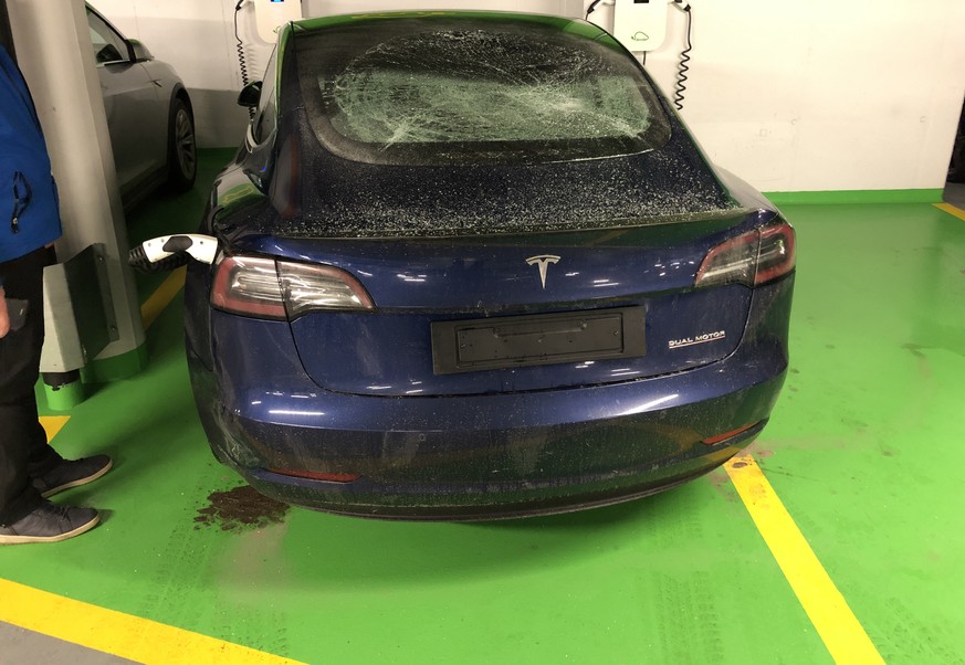Deutscher beschädigt 74 Autos in Täsch VS – mit einem Defi