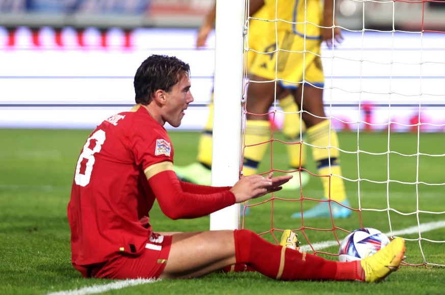 ARCHIVBILD ZUR VORSCHAU AUF DIE GRUPPE G --- epa10204257 Serbia&#039;s Dusan Vlahovic reacts during the UEFA Nations League soccer match between Serbia and Sweden in Belgrade, Serbia, 24 September 202 ...