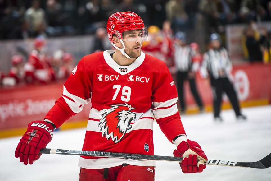 Le defenseur lausannois Joel Genazzi, lors de la rencontre du championnat suisse de hockey sur glace de National League LNA, entre le Lausanne HC, LHC, et le SC Bern le mardi 28 septembre 2021 a la pa ...