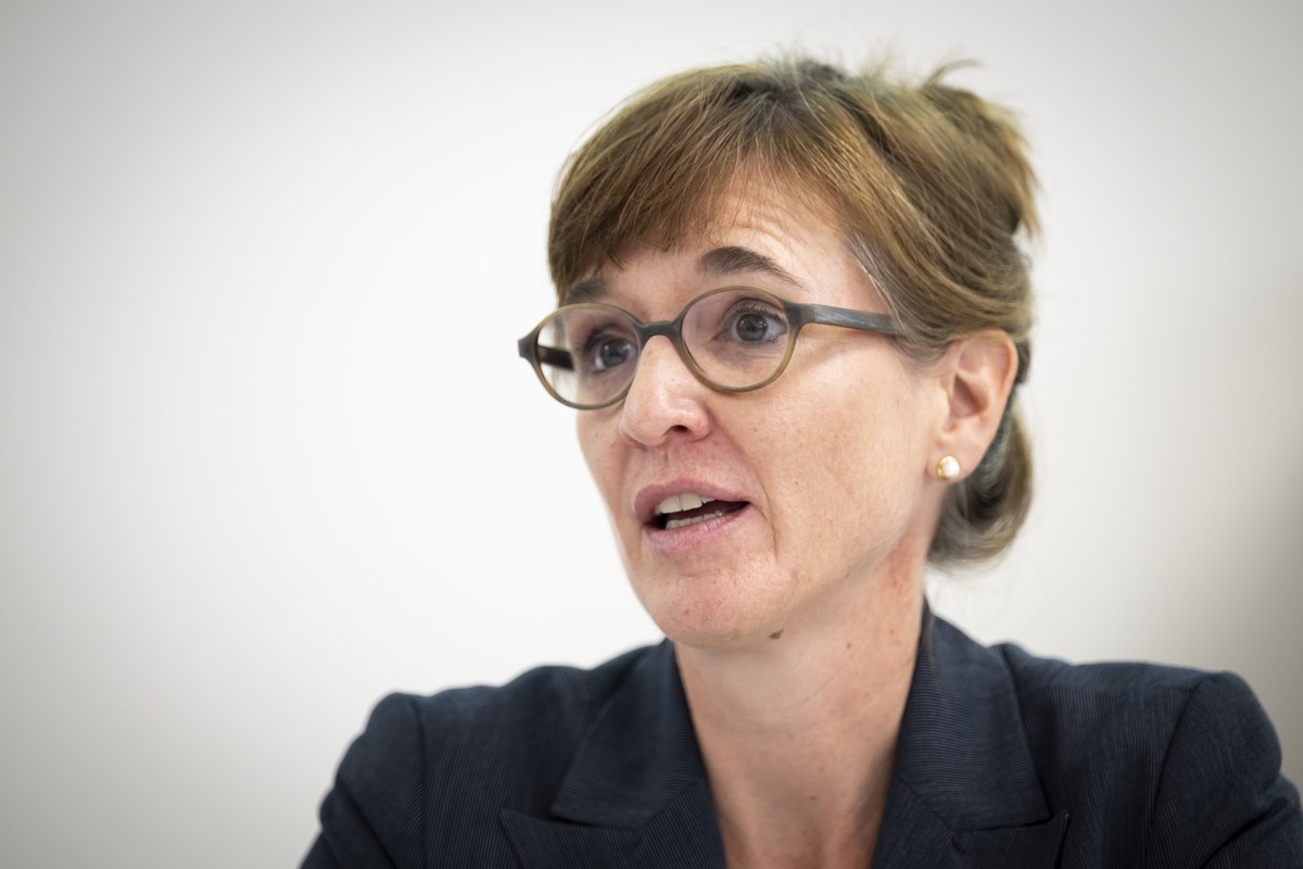 Regierungsraetin (GR) Carmelia Maissen, Prasidentin der RKGK, spricht waehrend einer Medienkonferenz der Regierungskonferenz der Gebirgskantone zur Abstimmung ueber die Abschaffung des Eigenmietwerts, ...