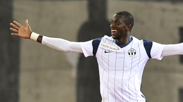 Der Zuercher Assan Ceesay jubelt nach seinem Tor zum 1-0 fuer den FCZ beim Fussballspiel der Super League FC Zuerich gegen den FC Lugano im Stadion Letzigrund in Zuerich am Samstag, 16. Oktober 2021.  ...