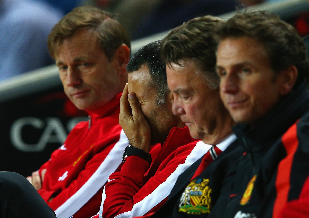 Not amused: Ryan Giggs und Louis van Gaal verstehen die Welt nicht mehr.