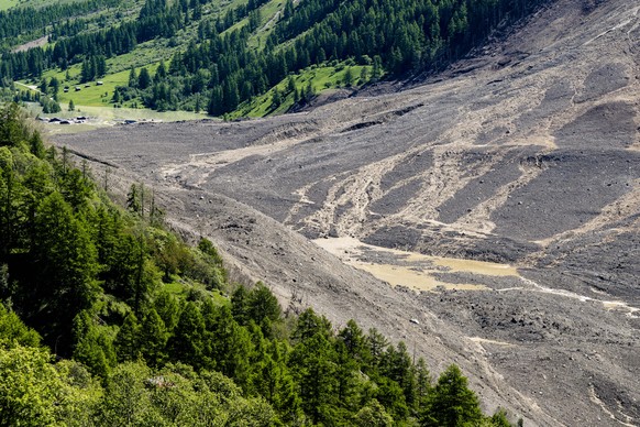 Der Abbruch grosser Teile des Birchgletschers mit Murgang vom 28. Mai 2025 verschüttete beinahe das gesamte Dorf Blatten im Walliser Lötschental.