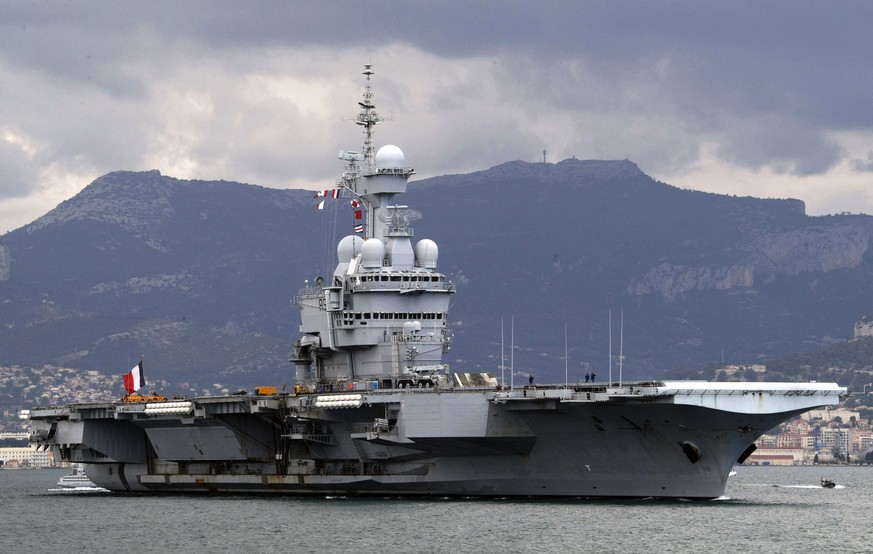 Archivbild: Armee-Schiff im Hafen von Toulon.