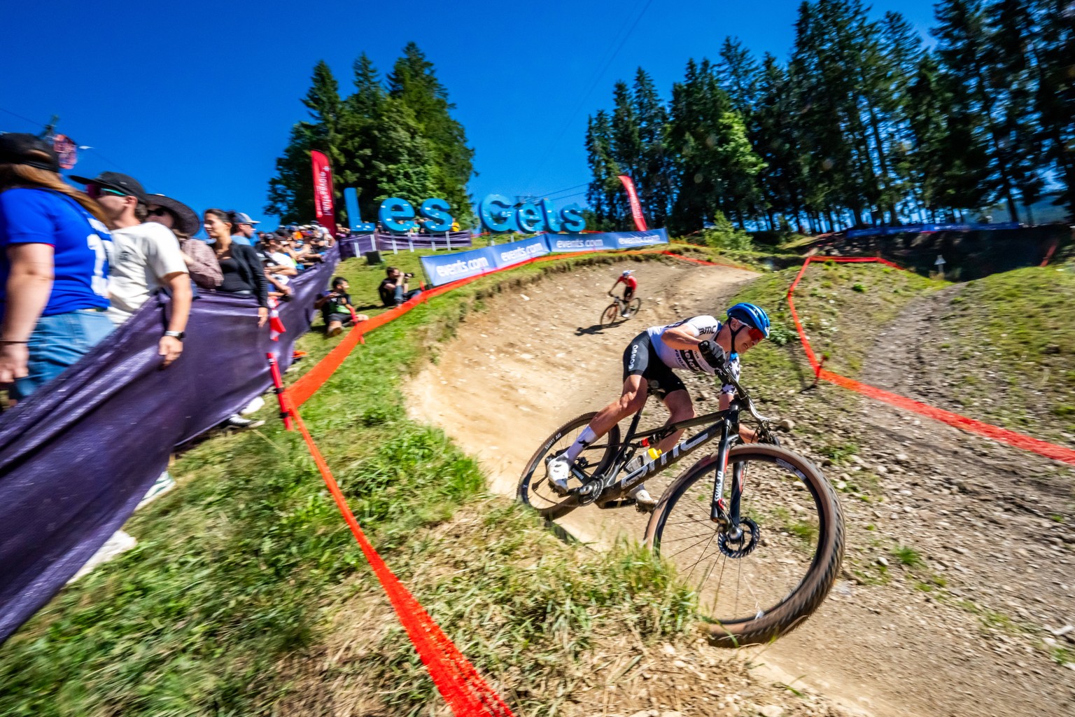 Fabio Puentener of Switzerland, in action during the Cross Country Elite Men, XCO, WHOOP UCI Mountain Bike World Series, on Sunday, August 31, 2025, in Les Gets, France. (KEYSTONE/Maxime Schmid)