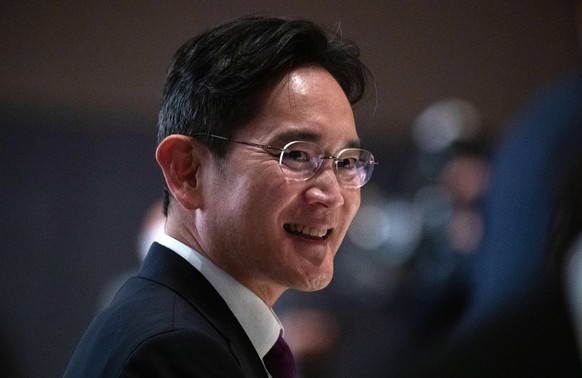 epa10268605 (FILE) - Vice Chairman of Samsung Electronics Co.  Lee Jae-yong attends a dinner to mark the swearing-in of South Korean President Yoon Suk-yeol, at a hotel in Seoul, South Korea, 10…
