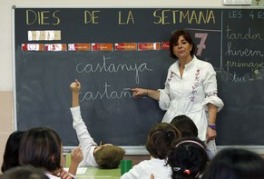 Spanischunterricht in einer öffentlichen Schule in El Masnou nahe Barcelona (14.12.2012).