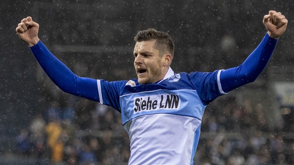 Pascal Schuerpf von Luzern feiert das 2:0 beim Super League Meisterschaftsspiel zwischen dem FC Luzern und dem FC Thun vom Samstag, 27. April 2019 in Luzern. (KEYSTONE/Urs Flueeler)