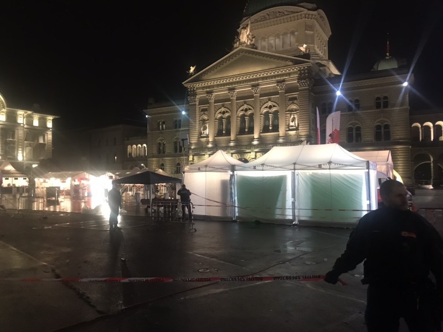 Die Berner Kantonspolizei hat den Bundesplatz am Freitagabend geräumt.&nbsp;