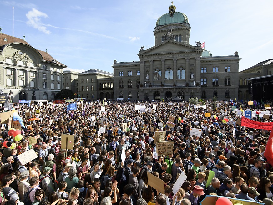 Unter den Wählerinnen und Wählern der Grünen sind viele, die an den letzten Wahlen 2015 nicht teilgenommen haben. Zu ihrer Mobilisierung trugen wohl auch die Klimademonstrationen bei. (Archivbild)