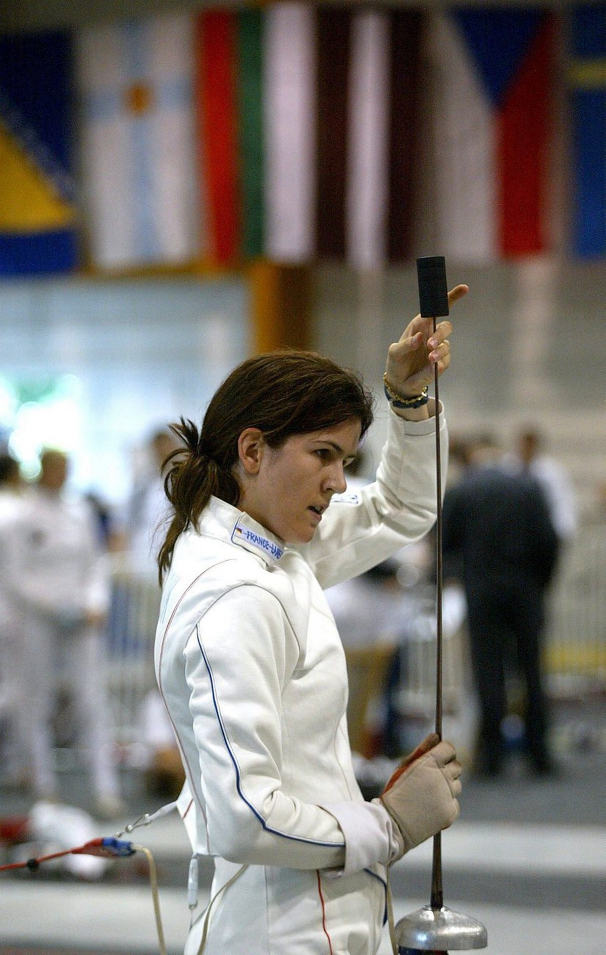 Diana Romagnoli of Switzerland prepares for the women's individual epee qualifications of Fencing European Championship in Zalaegerszeg, Southeastern Hungary, Wednesday 29 June 2005. (KEYSTONE/EP ...