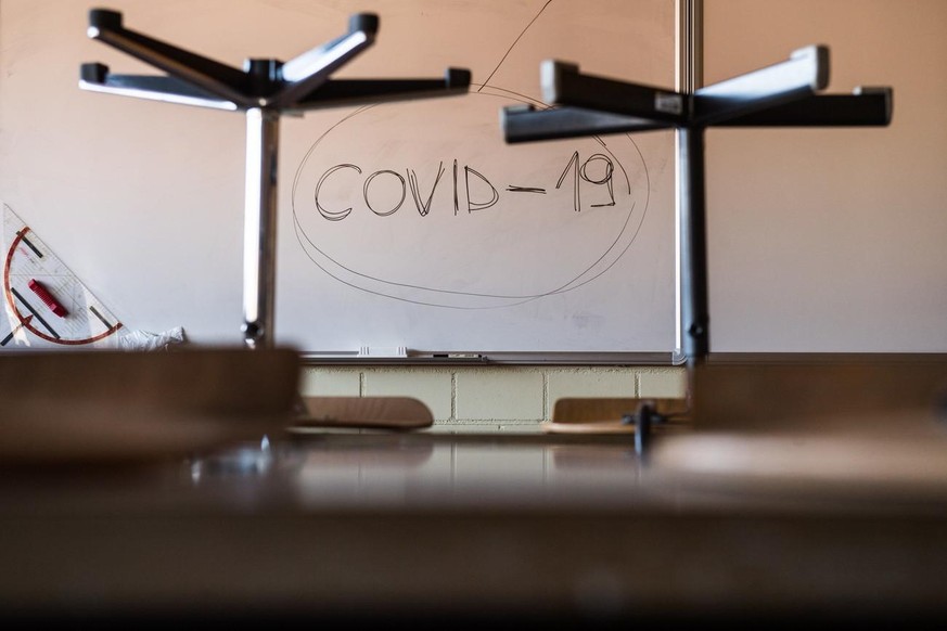 schule, klassenzimmer, corona, covid-19