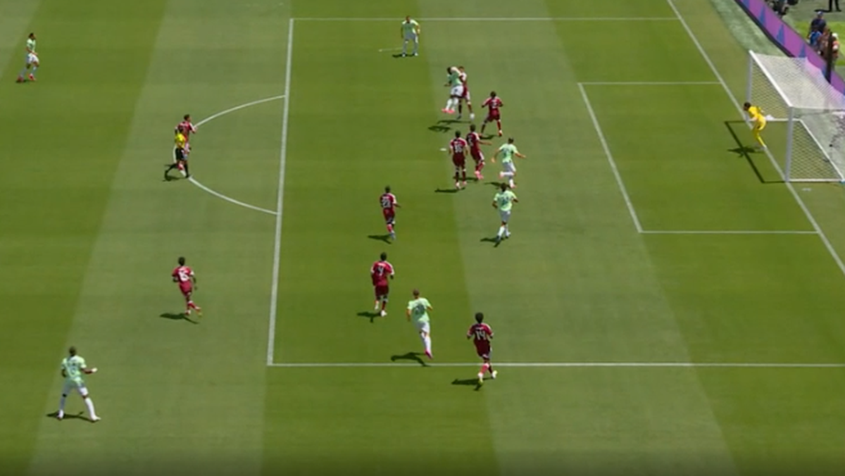 Standbild vor dem 1:0 der Schweiz gegen Katar - war Freuler im Offside?