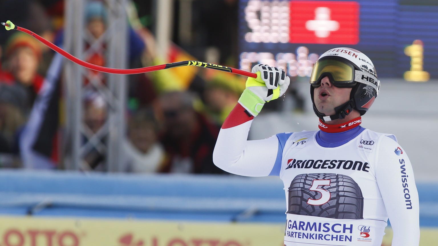 Beat Feuz of Switzerland gets to the finish area after completing alpine ski, men&#039;s World Cup downhill, in Garmisch-Partenkirchen, Germany, Saturday, Jan. 27, 2018. (AP Photo/Giovanni Auletta)