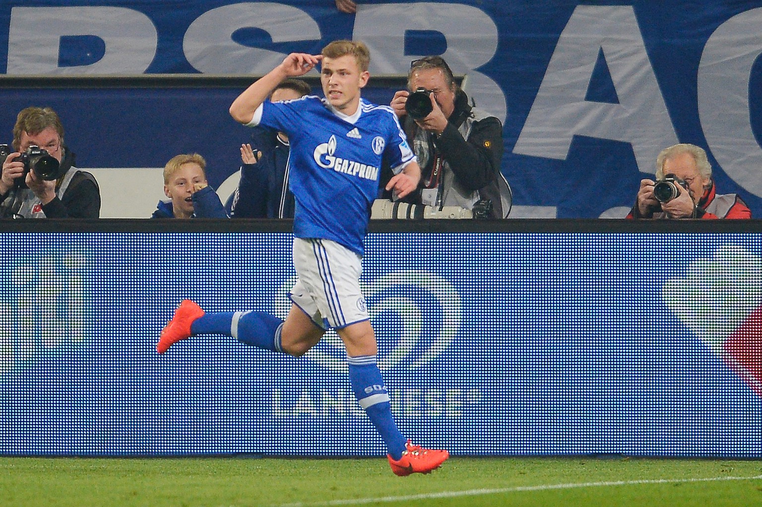 GELSENKIRCHEN, GERMANY - APRIL 11: Max Meyer of FC Schalke 04 celebrates after scoring his team&#039;s first goal during the Bundesliga match between FC Schalke 04 and Eintracht Frankfurt at Veltins-A ...